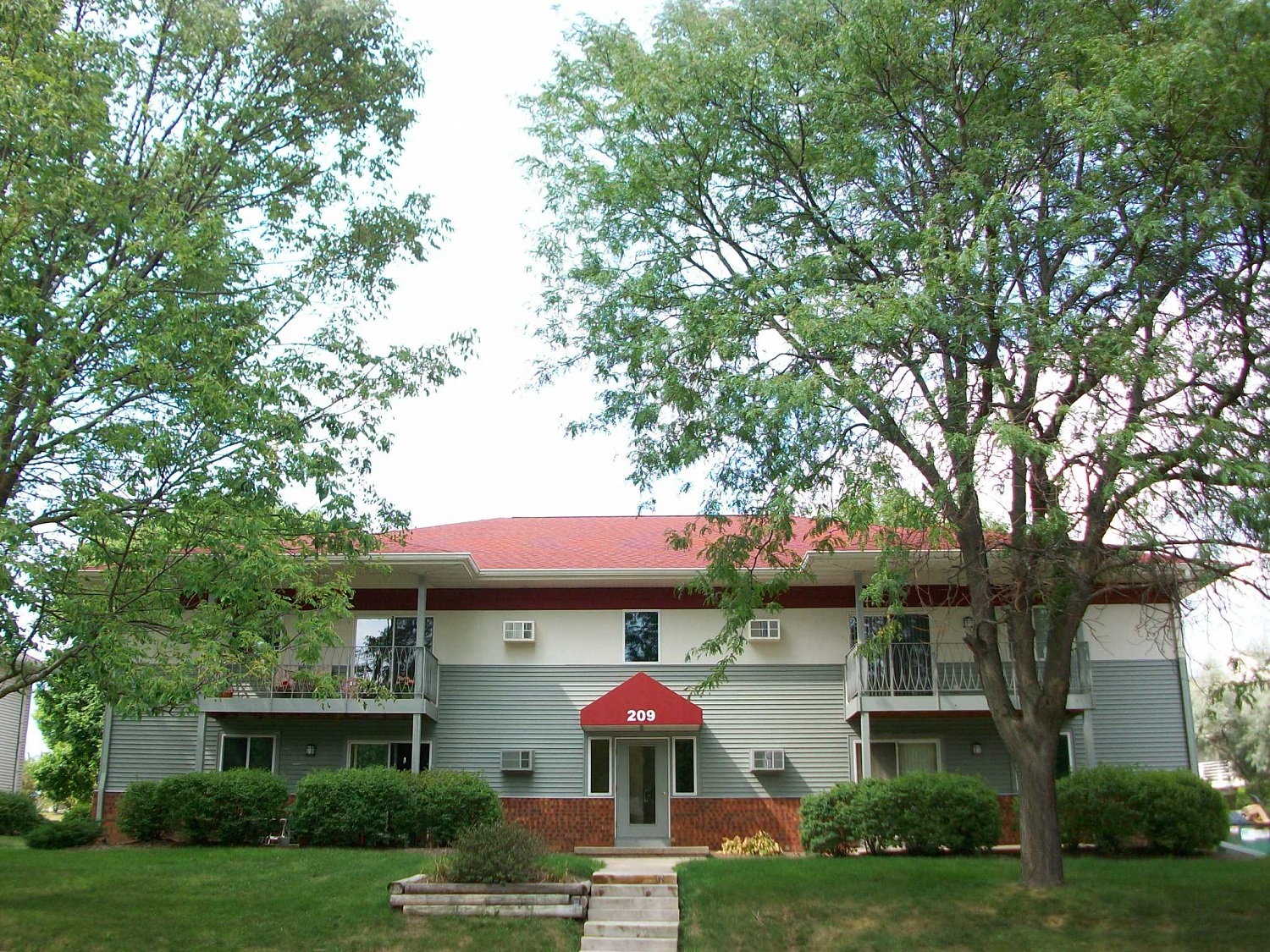 Knightsbridge Road Apts Apartments in WAUNAKEE, WI